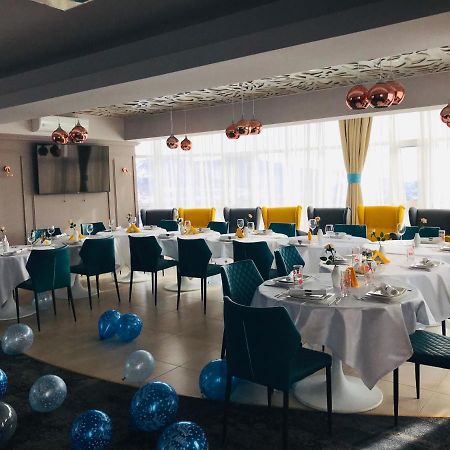 Hotel Afrodita -Vălenii de Munte Esterno foto