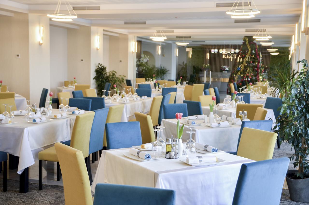 Hotel Afrodita -Vălenii de Munte Esterno foto