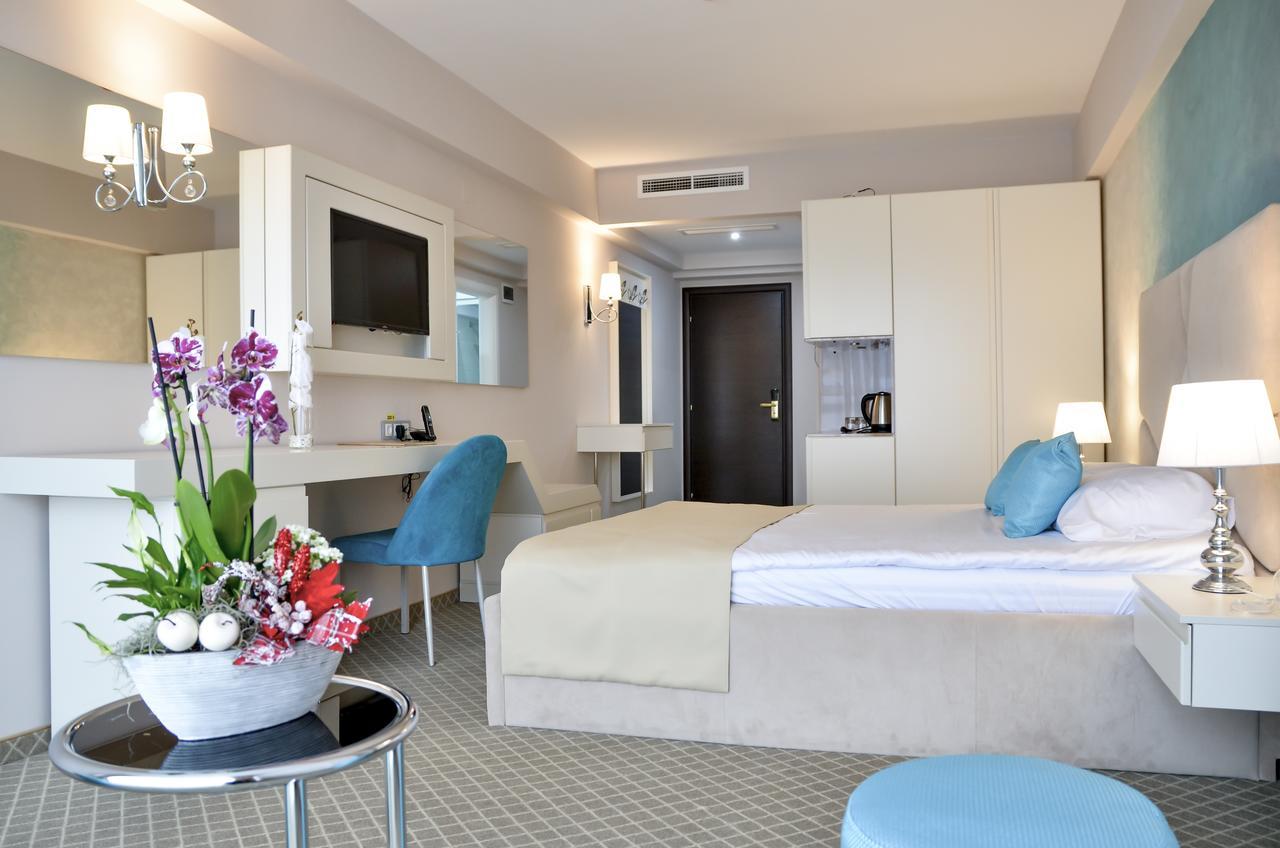 Hotel Afrodita -Vălenii de Munte Esterno foto