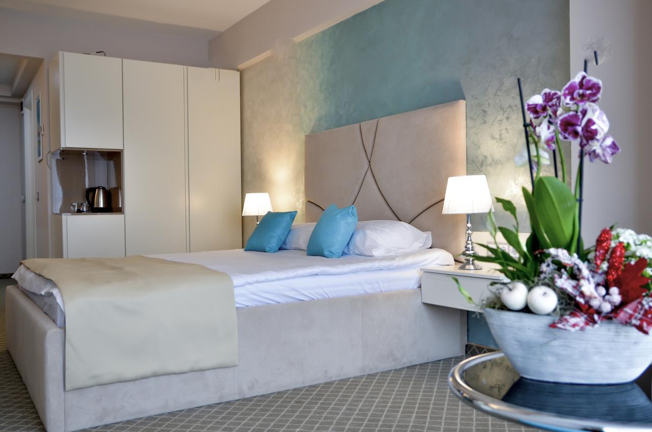 Hotel Afrodita -Vălenii de Munte Esterno foto
